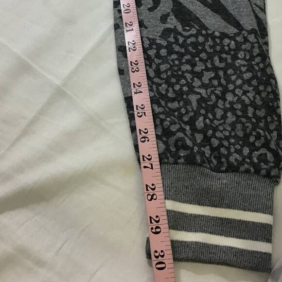 P.J. Salvage XS Gray Animal Print Lounge Jogger Pants Pajama Bottoms NWT B63 - Picture 3 of 9